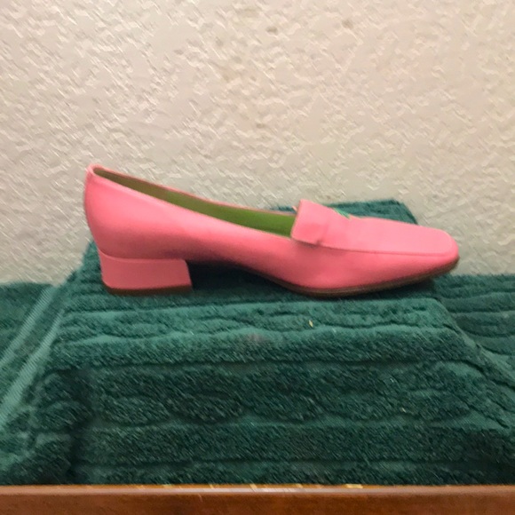 Lilly Pulitzer pink shoes - Picture 3 of 5